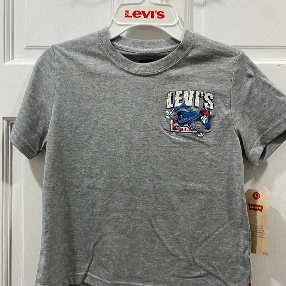 NWT Levi’s Gray Kids T-Shirt With Skeleton Graphic